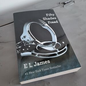 (Book) Fifty Shades of Freed - Paperback
